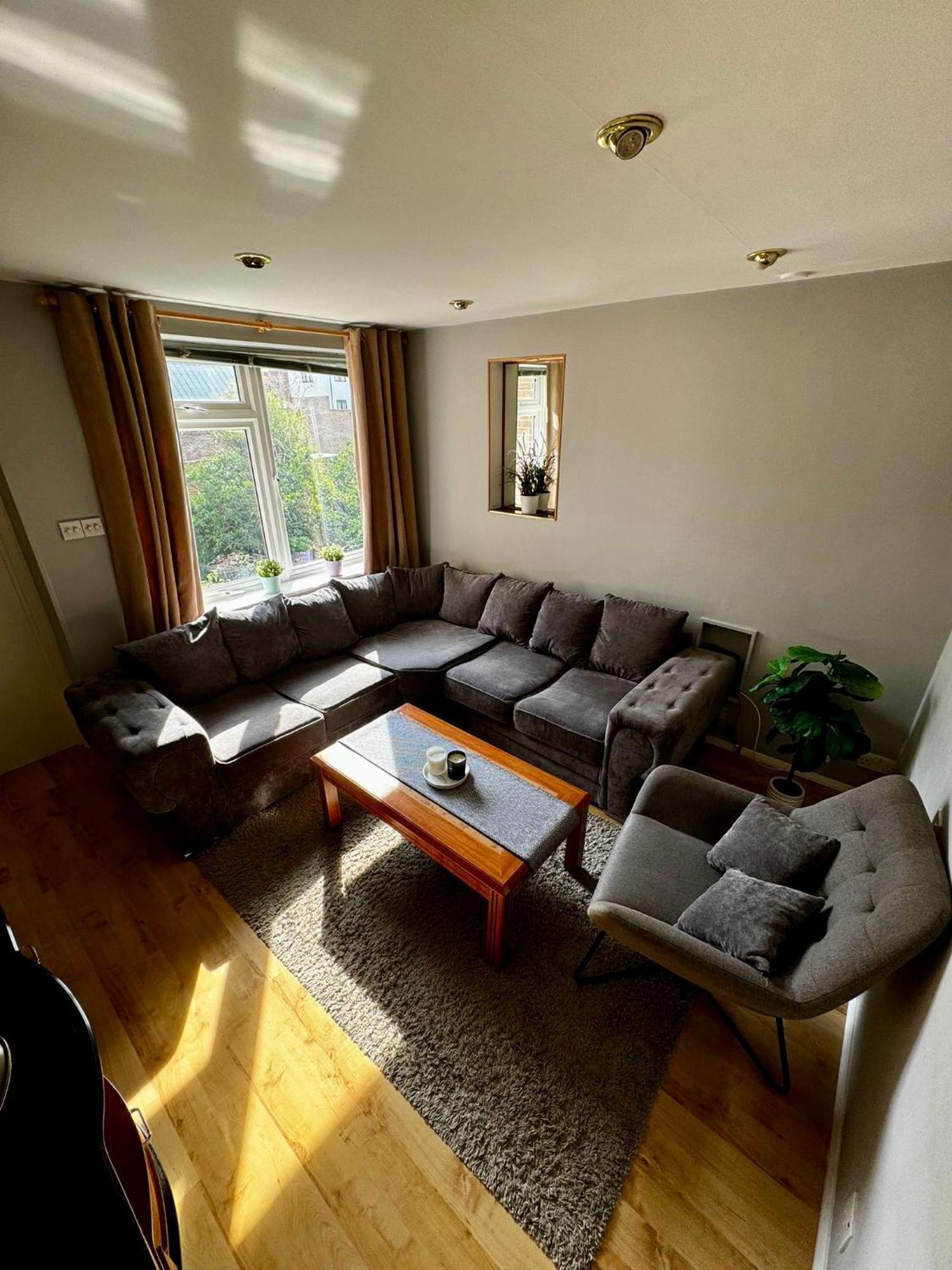 Amazing En-Suite Apartment In Finchley Central ลอนดอน ภายนอก รูปภาพ