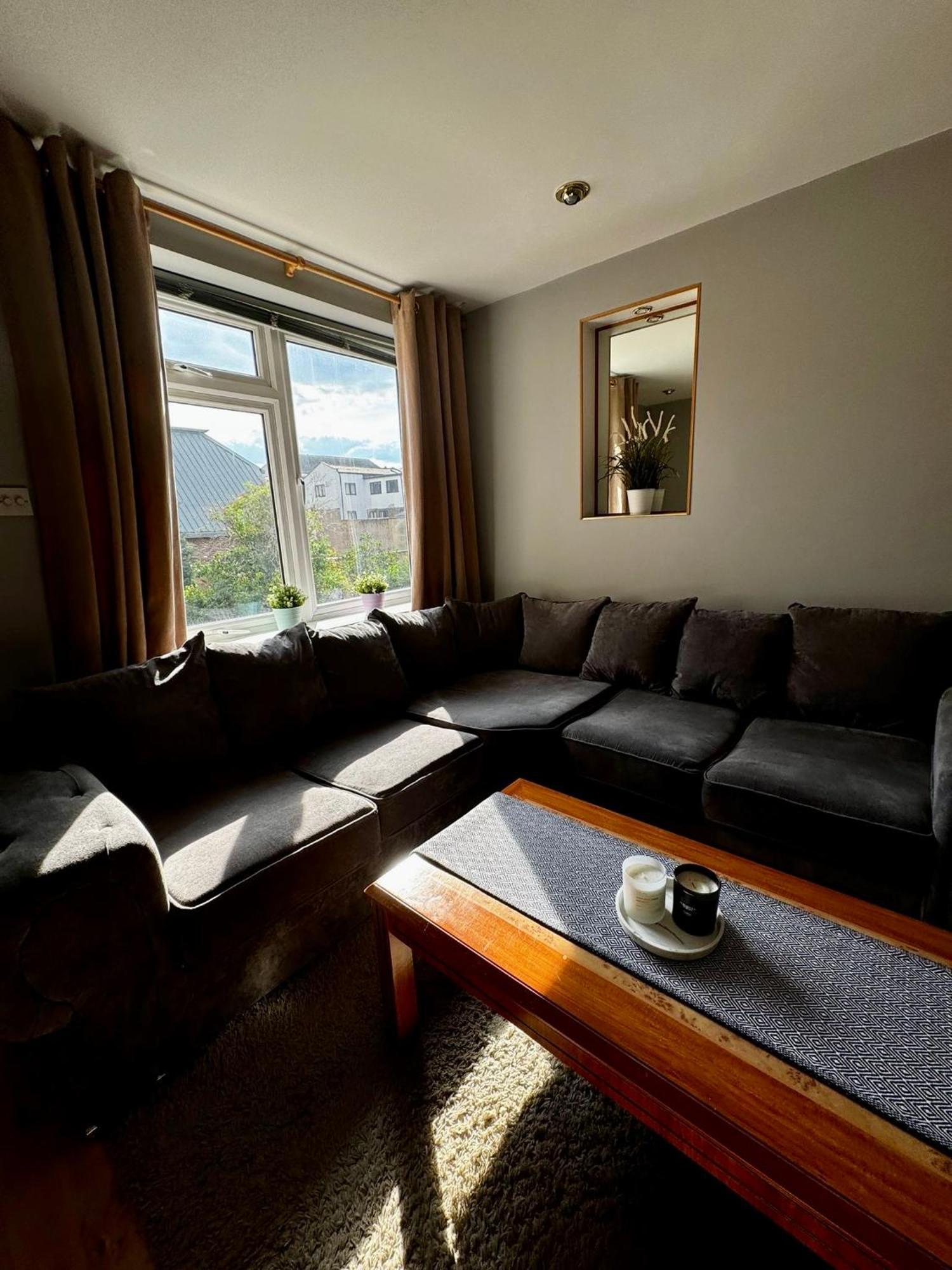 Amazing En-Suite Apartment In Finchley Central ลอนดอน ภายนอก รูปภาพ