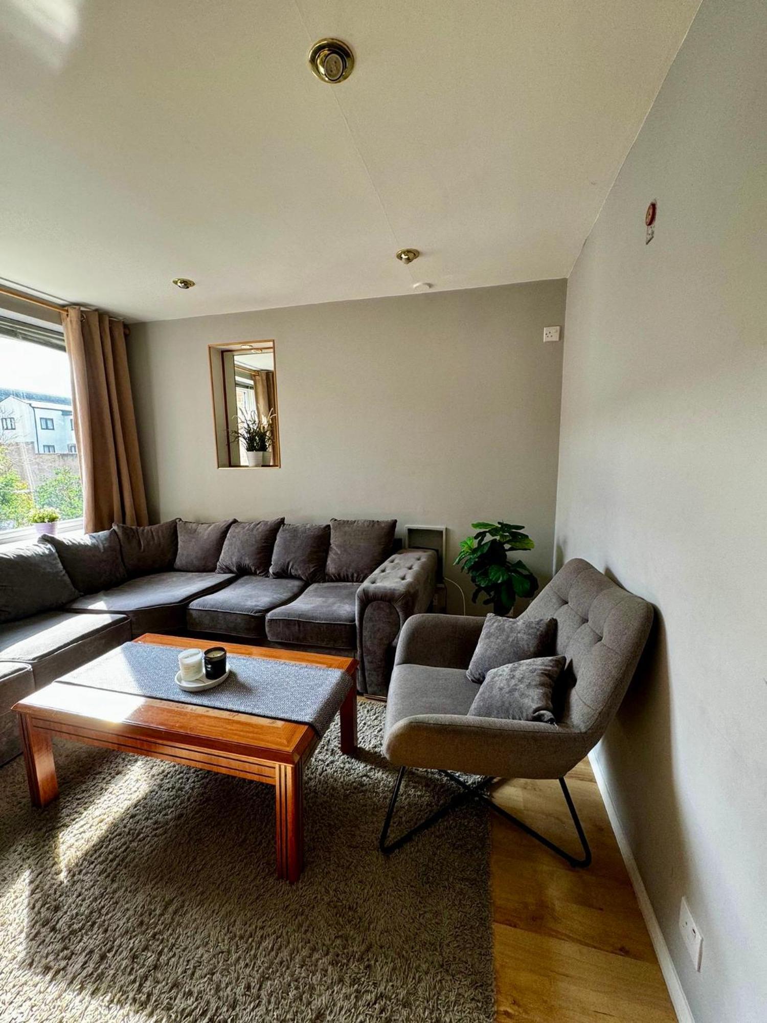 Amazing En-Suite Apartment In Finchley Central ลอนดอน ภายนอก รูปภาพ