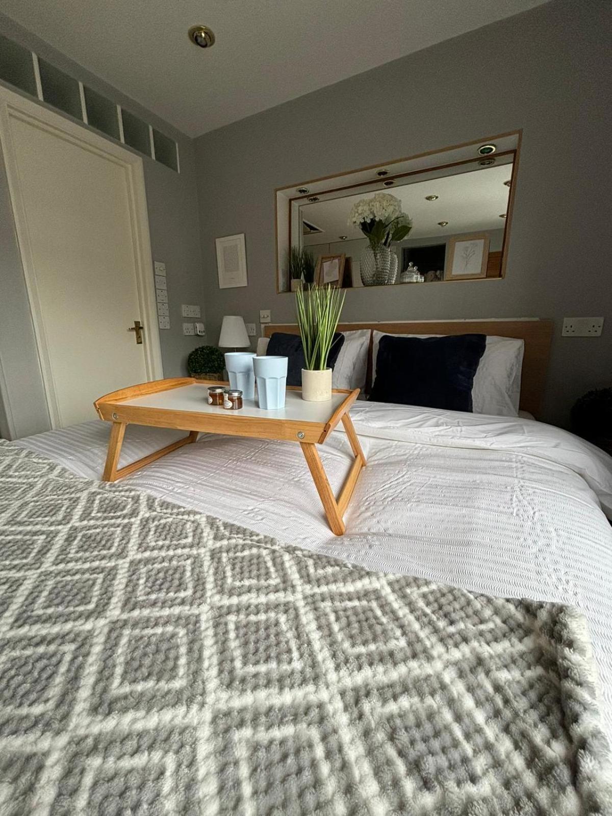 Amazing En-Suite Apartment In Finchley Central ลอนดอน ภายนอก รูปภาพ
