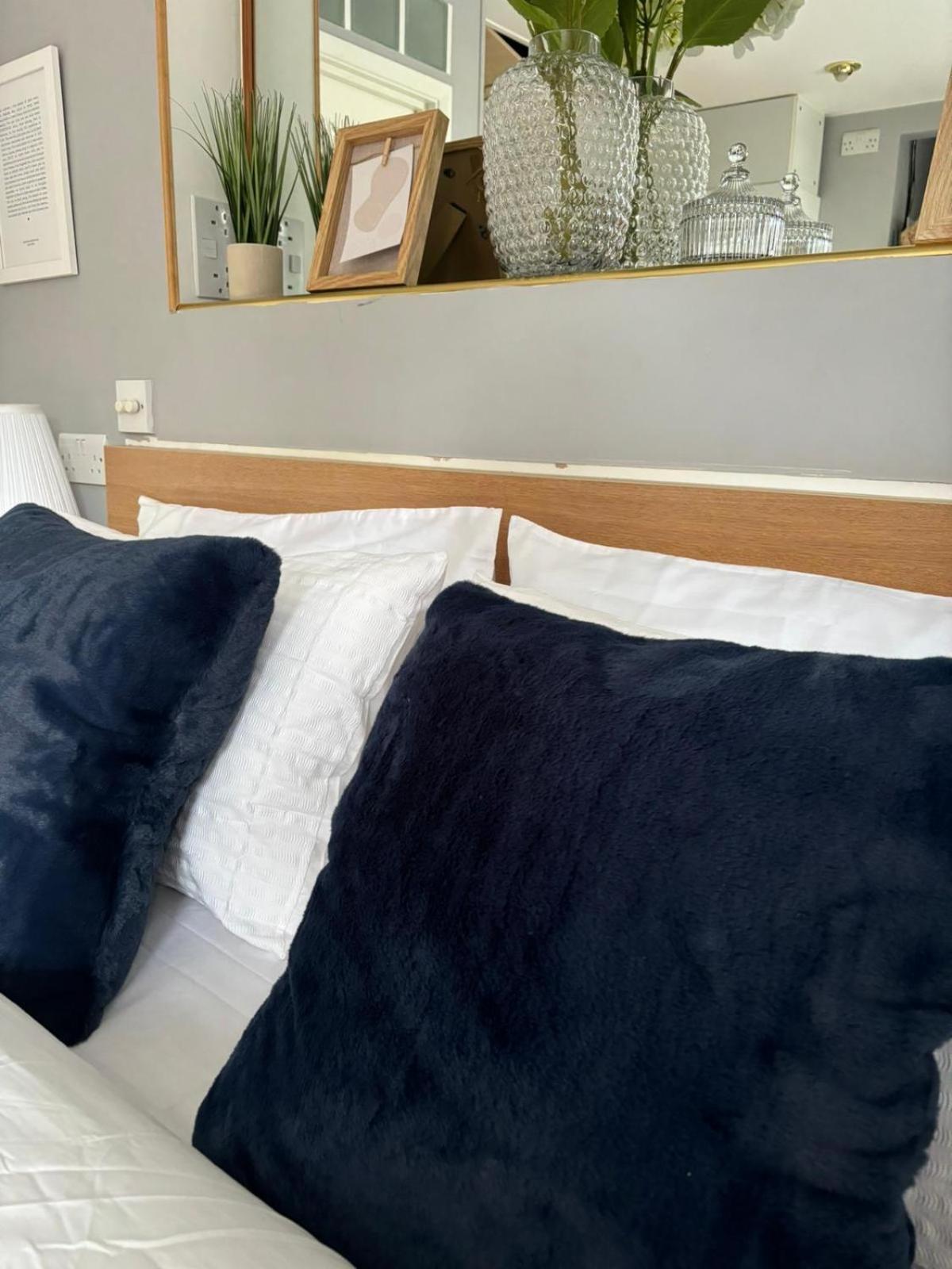 Amazing En-Suite Apartment In Finchley Central ลอนดอน ภายนอก รูปภาพ