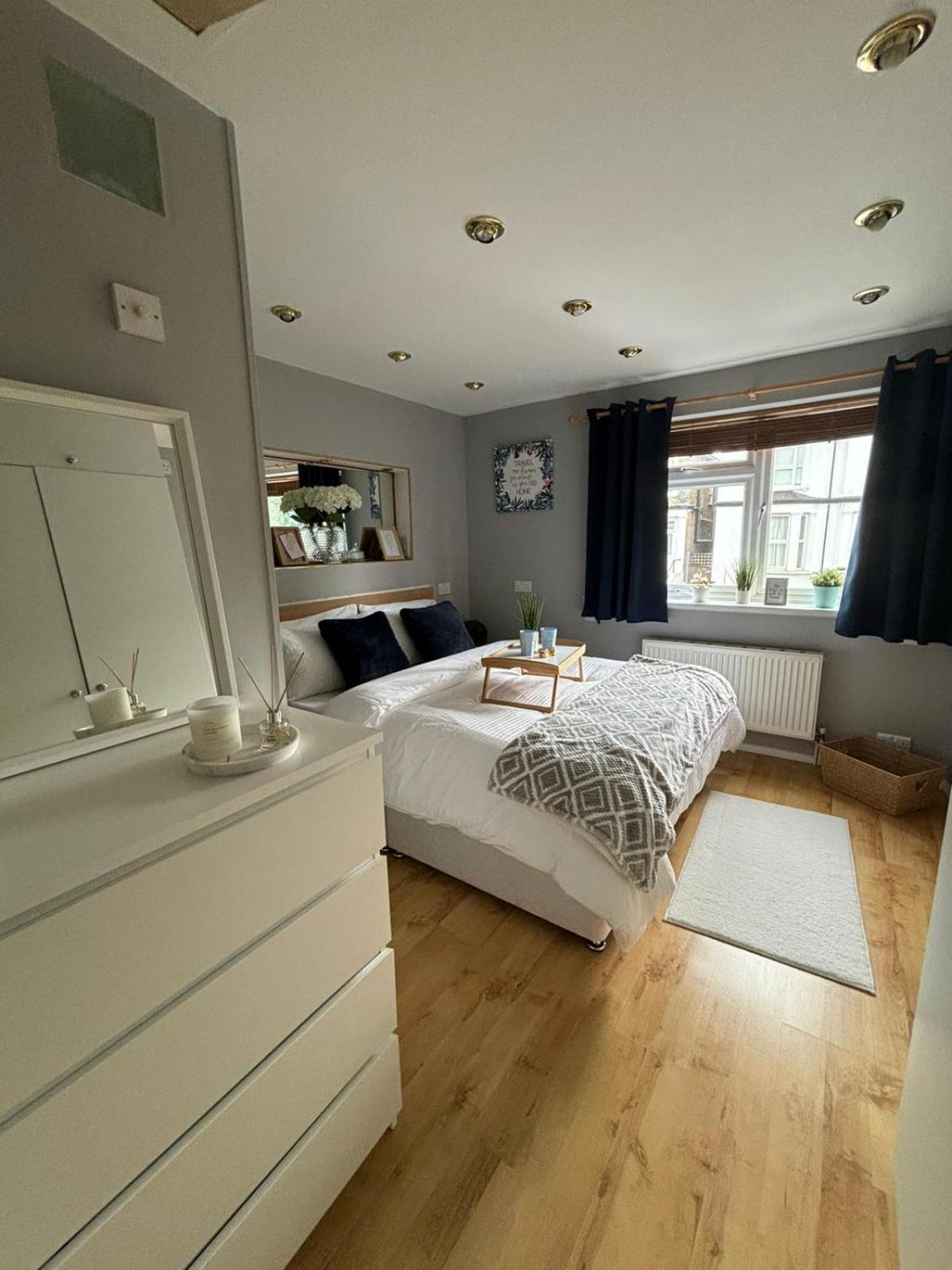 Amazing En-Suite Apartment In Finchley Central ลอนดอน ภายนอก รูปภาพ