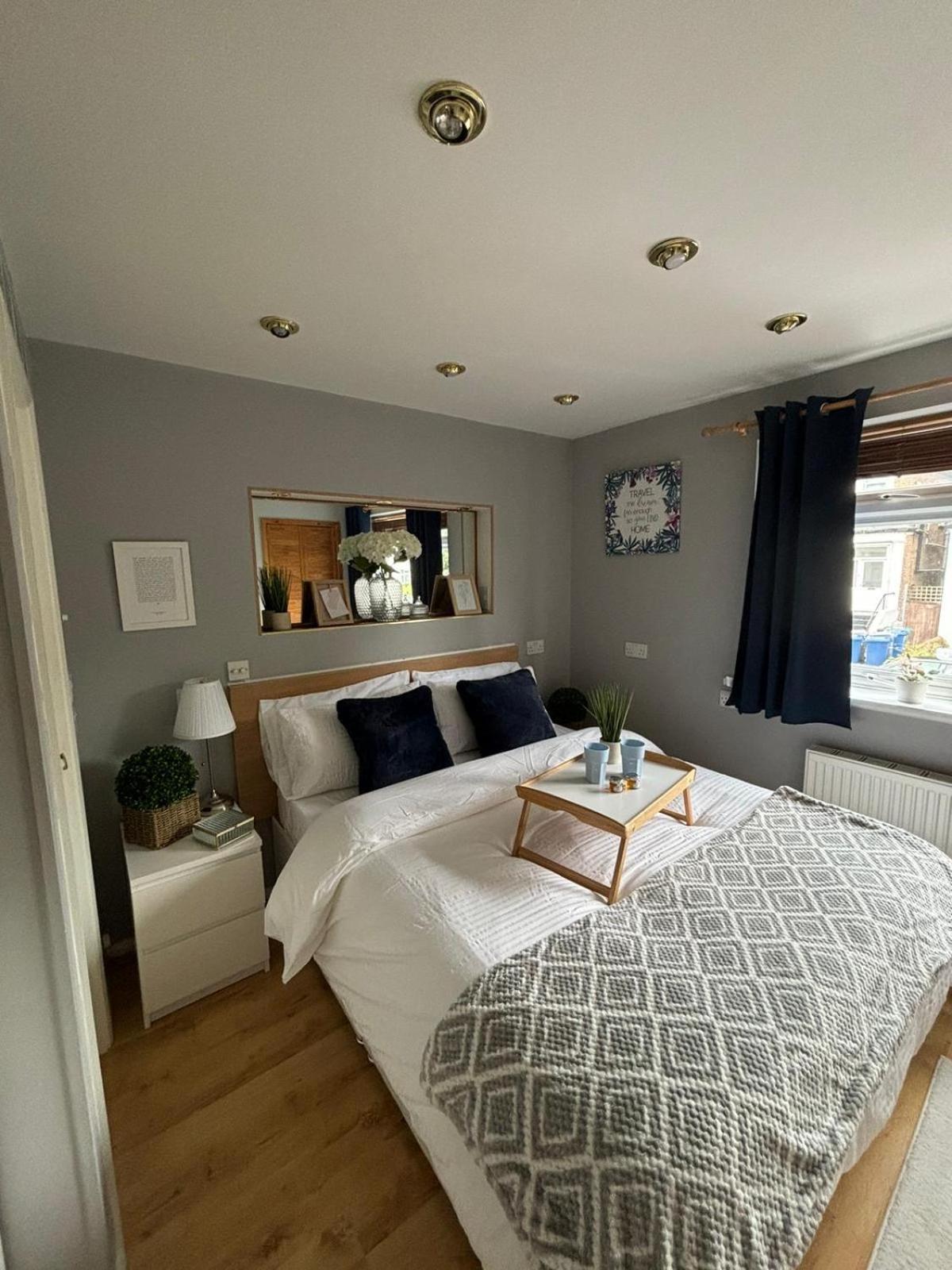 Amazing En-Suite Apartment In Finchley Central ลอนดอน ภายนอก รูปภาพ